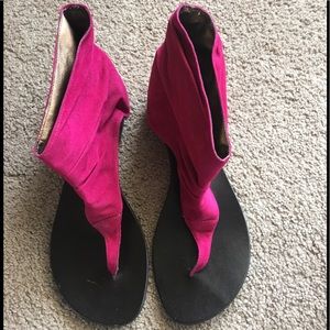 ✨Final Price Drop!✨Bakers Pink Mae Sandal